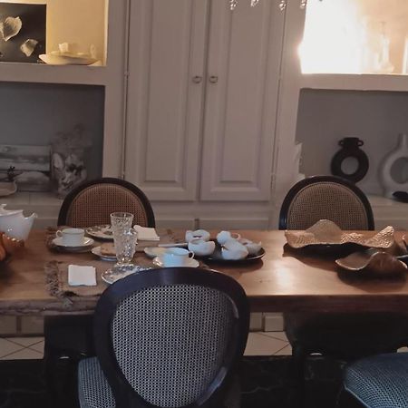 La Maison Perchee Aigues-Mortes Exteriör bild