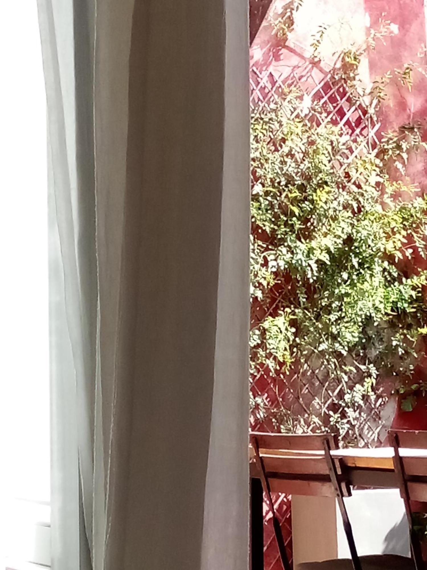 La Maison Perchee Aigues-Mortes Rum bild