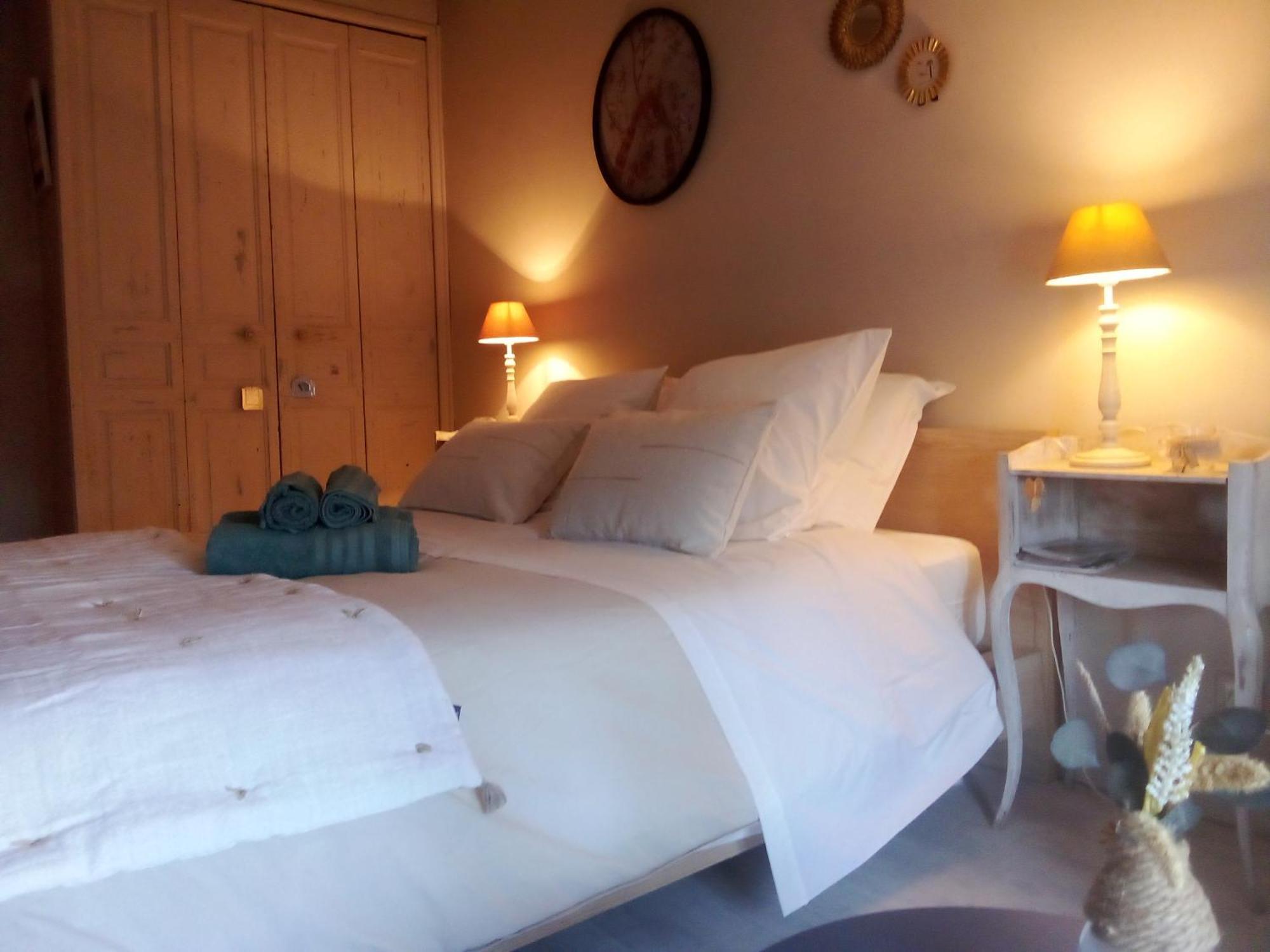 La Maison Perchee Aigues-Mortes Rum bild
