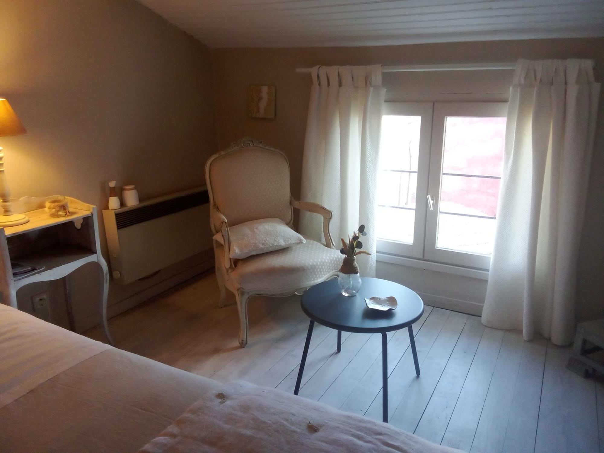 La Maison Perchee Aigues-Mortes Rum bild