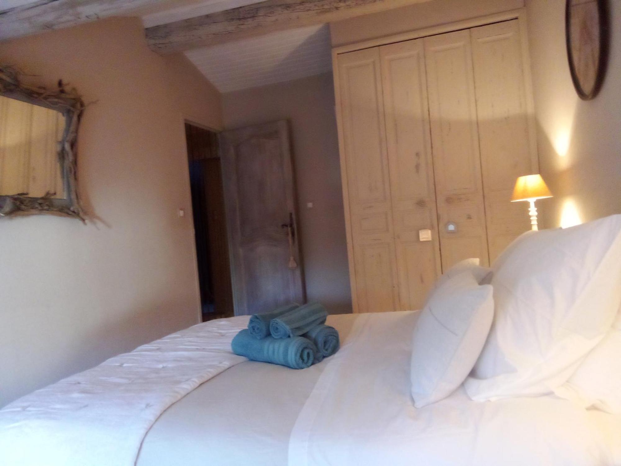 La Maison Perchee Aigues-Mortes Rum bild